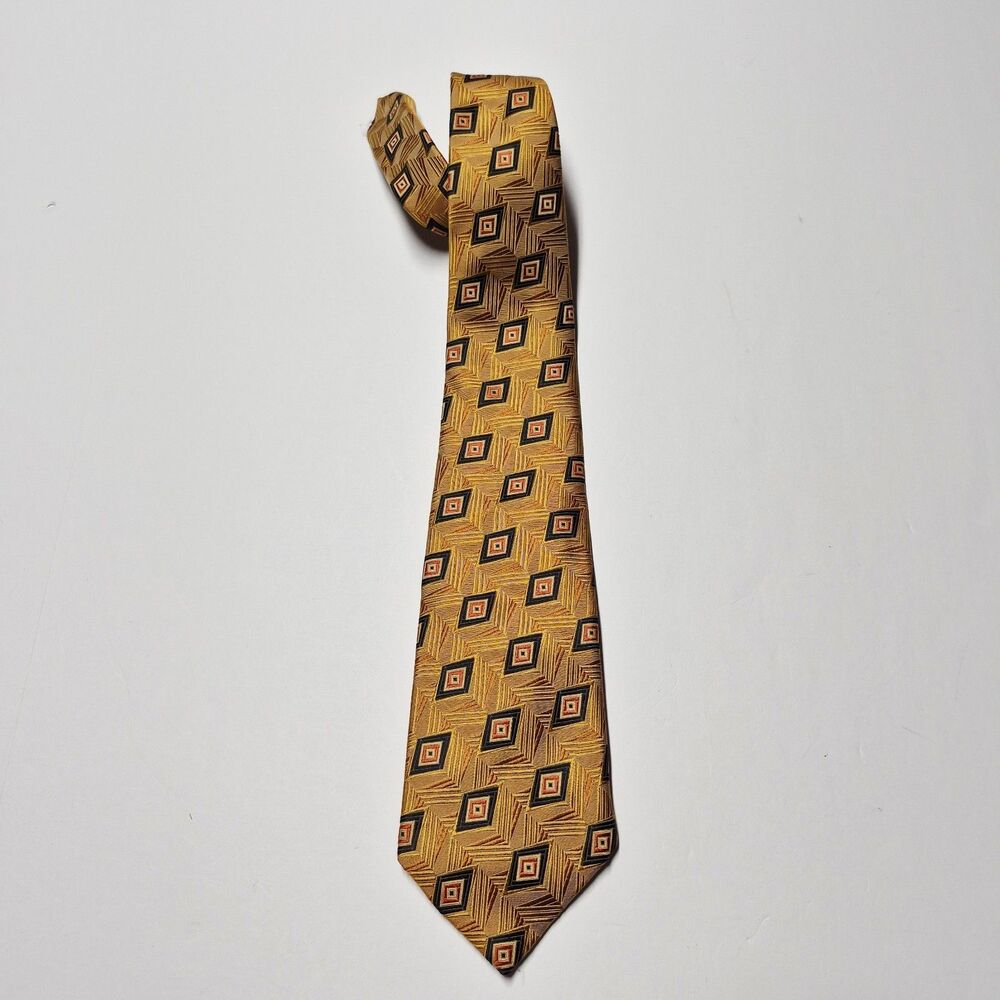 Chelsea Robert Talbott Silk Tie Gold Geometric Diamond 3D Pattern NWOT USA
